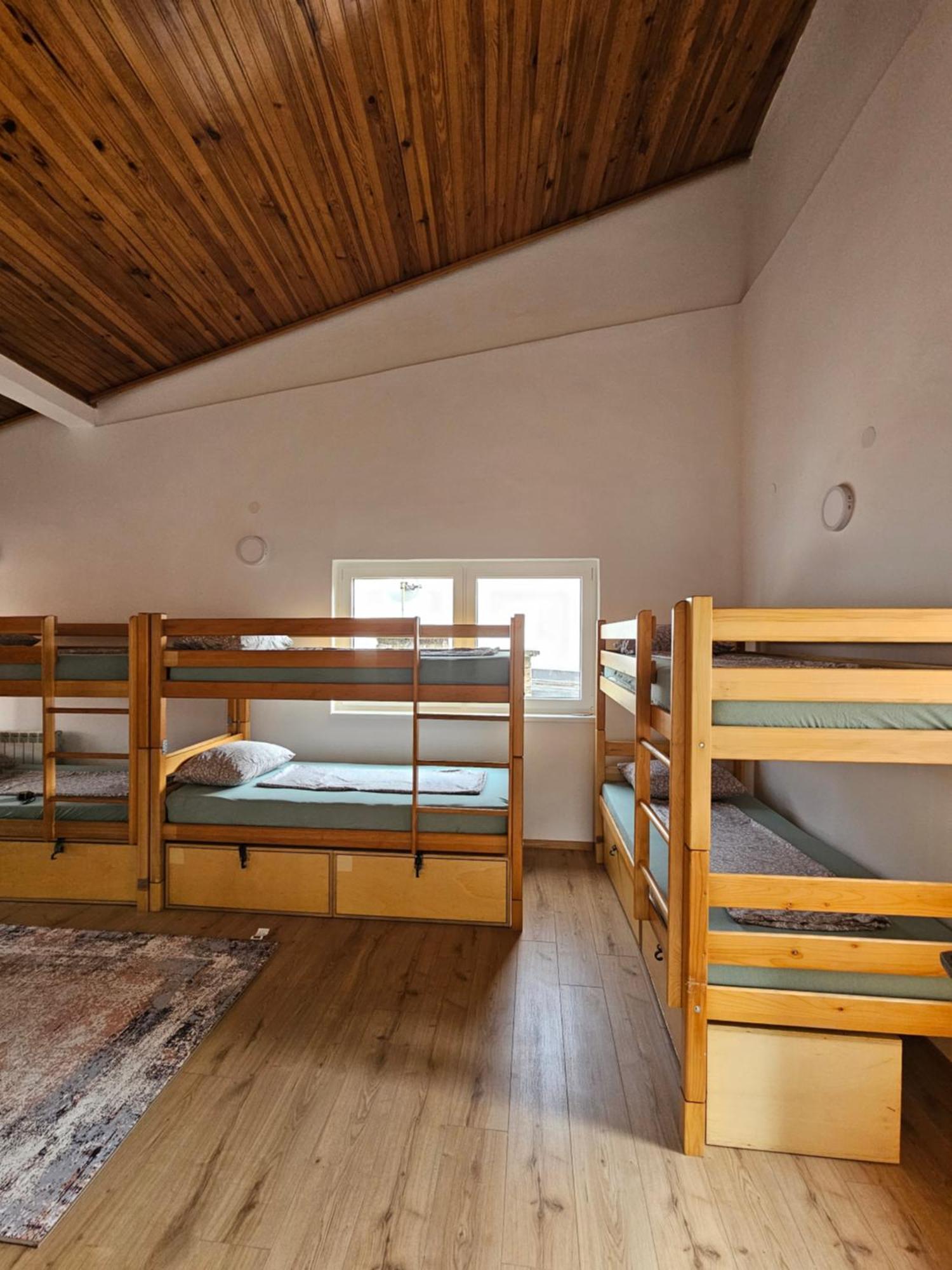 Leopold Chillout Hostel SJJ Buitenkant foto