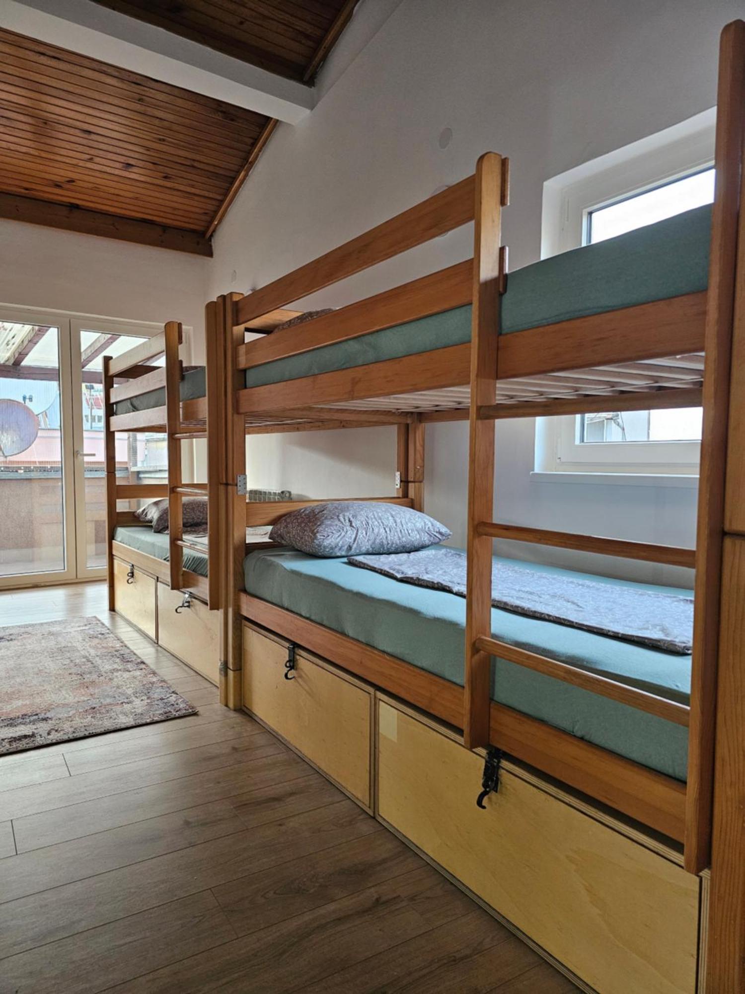 Leopold Chillout Hostel SJJ Buitenkant foto