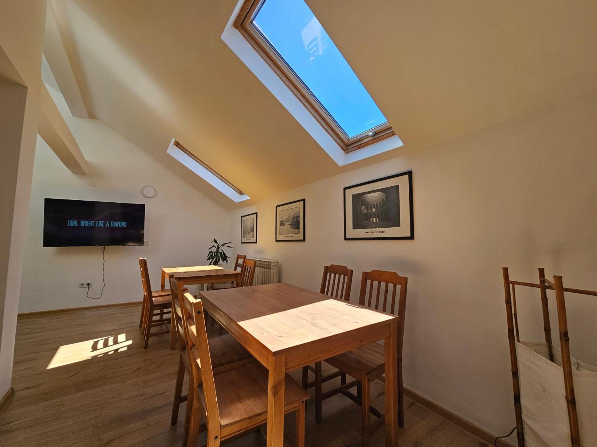 Leopold Chillout Hostel SJJ Buitenkant foto