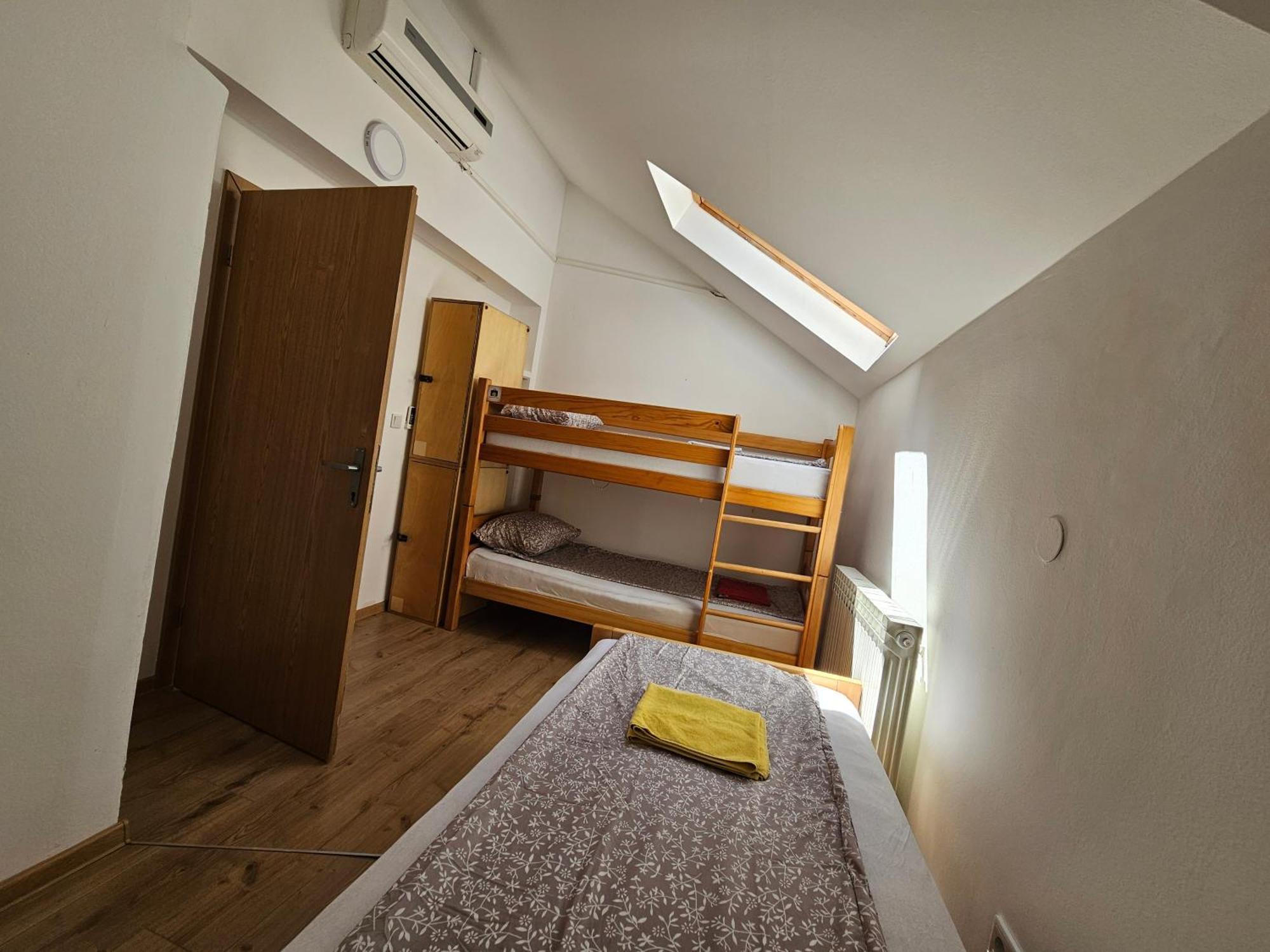 Leopold Chillout Hostel SJJ Buitenkant foto