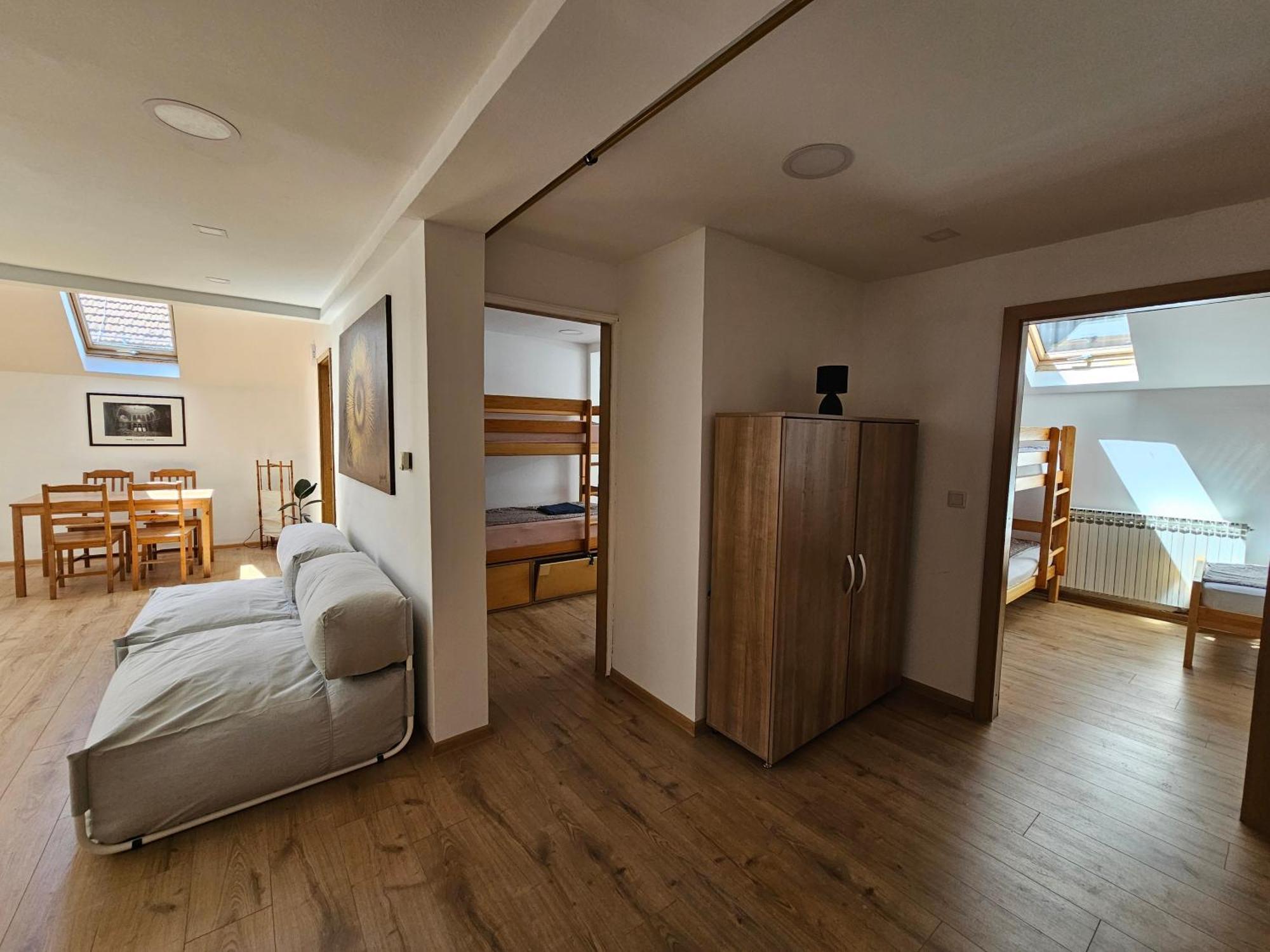 Leopold Chillout Hostel SJJ Buitenkant foto