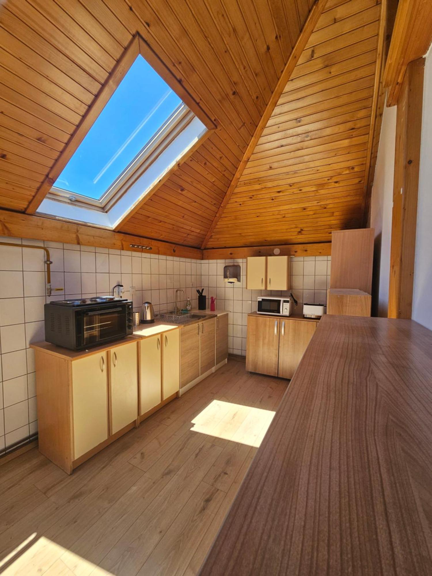 Leopold Chillout Hostel SJJ Buitenkant foto