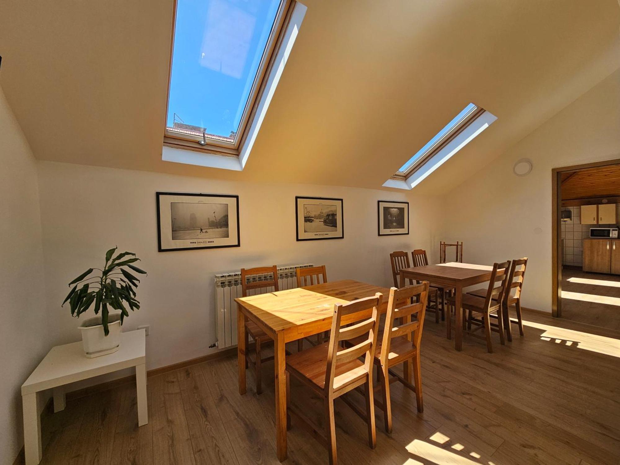Leopold Chillout Hostel SJJ Buitenkant foto