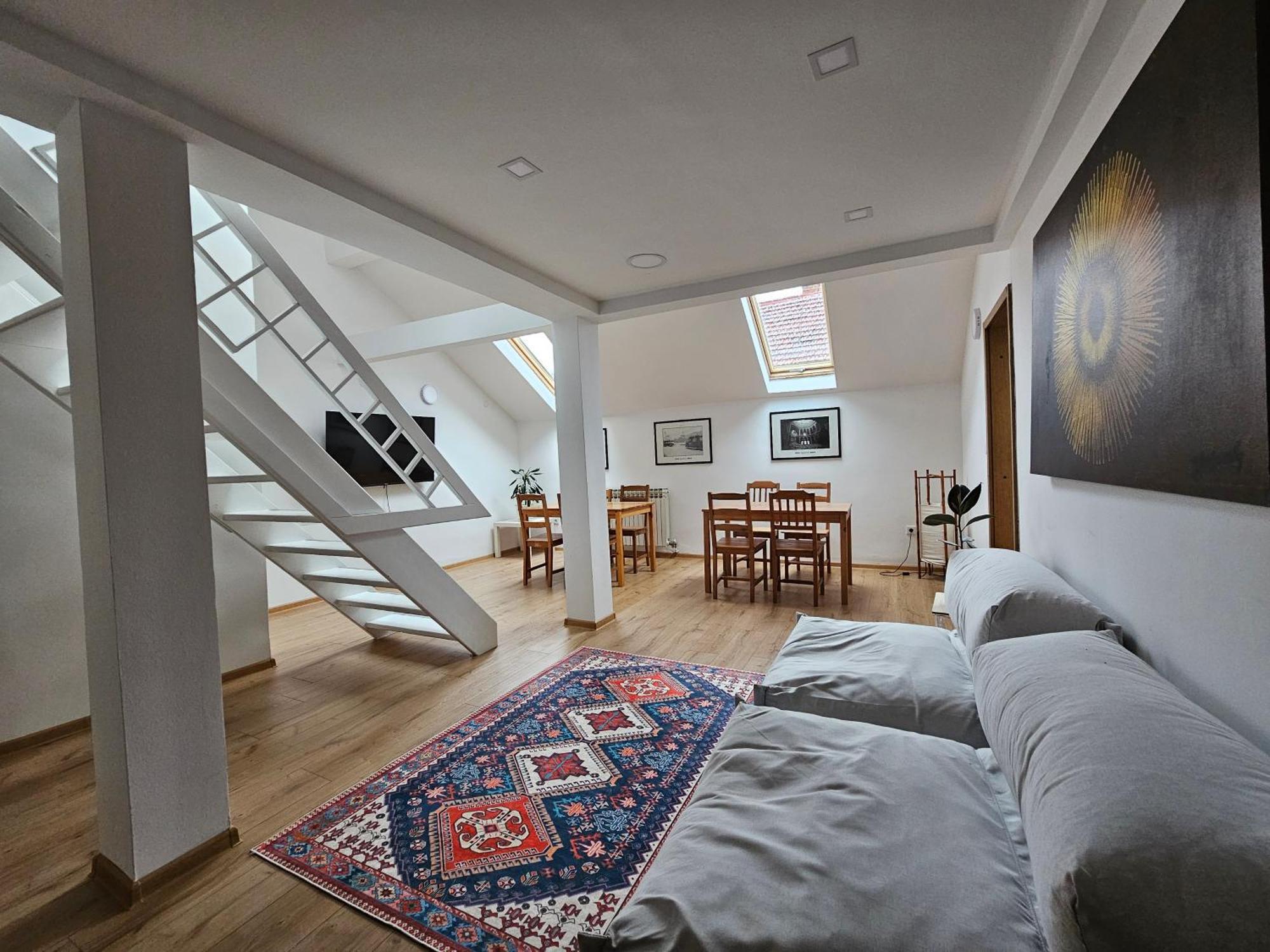 Leopold Chillout Hostel SJJ Buitenkant foto