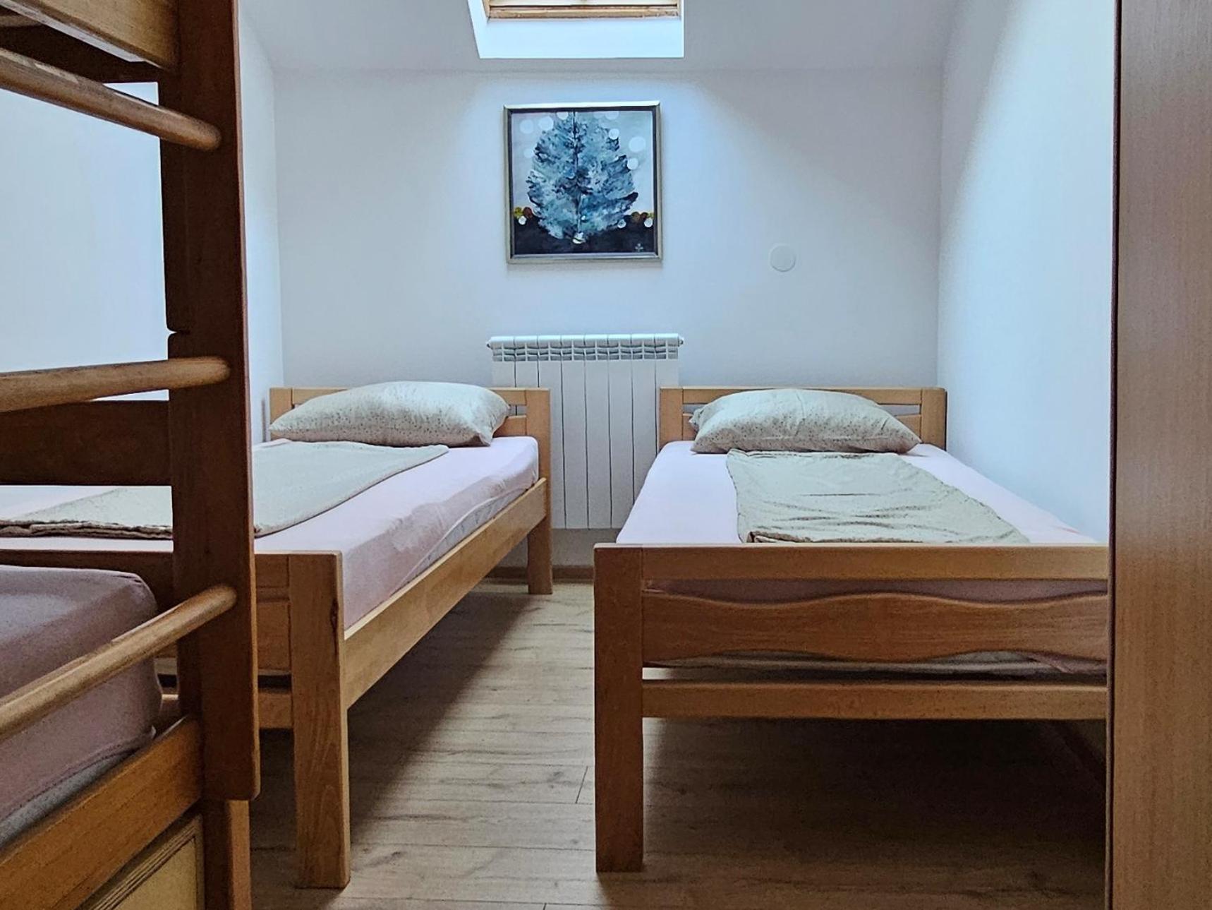 Leopold Chillout Hostel SJJ Buitenkant foto