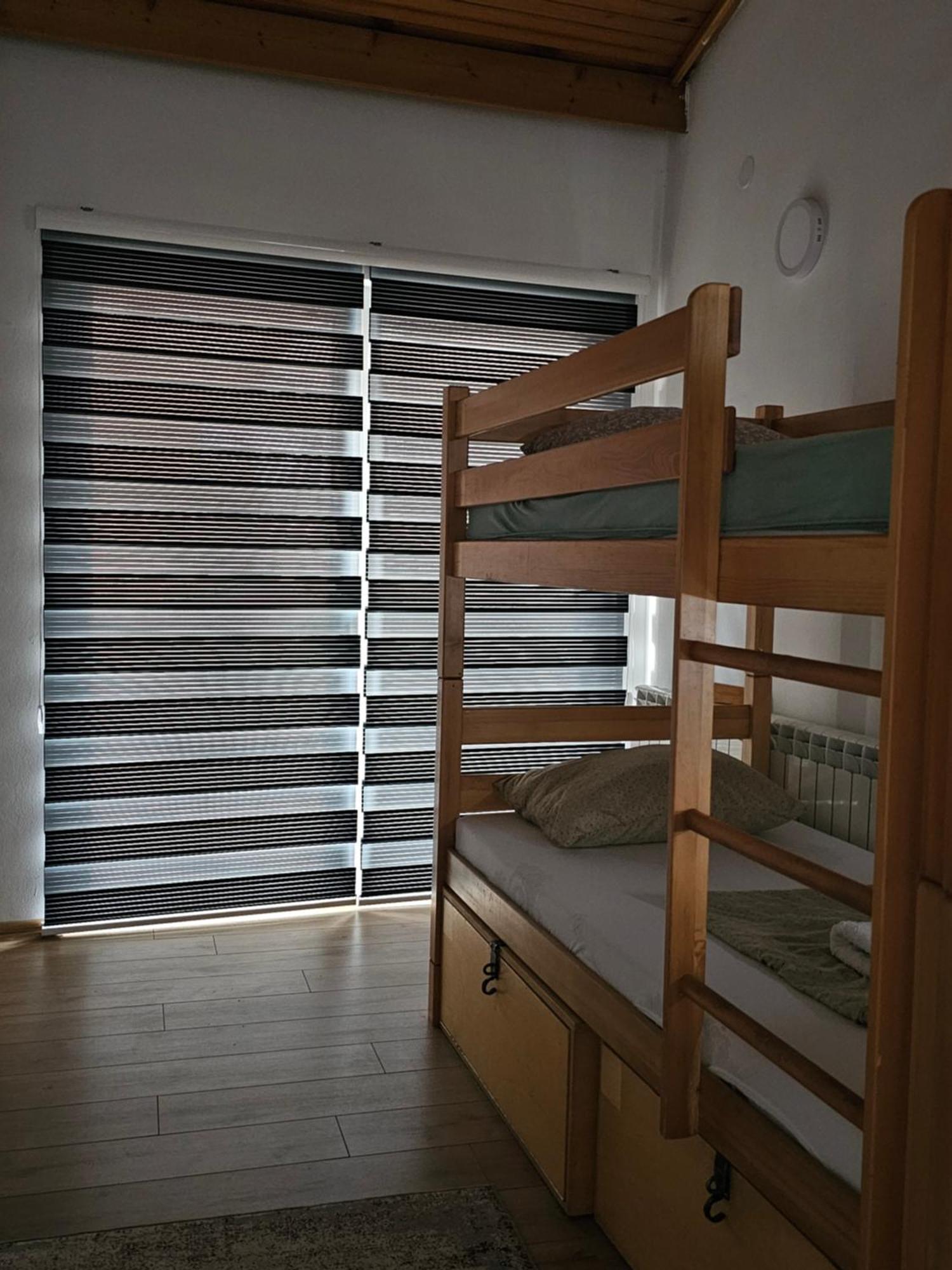 Leopold Chillout Hostel SJJ Buitenkant foto