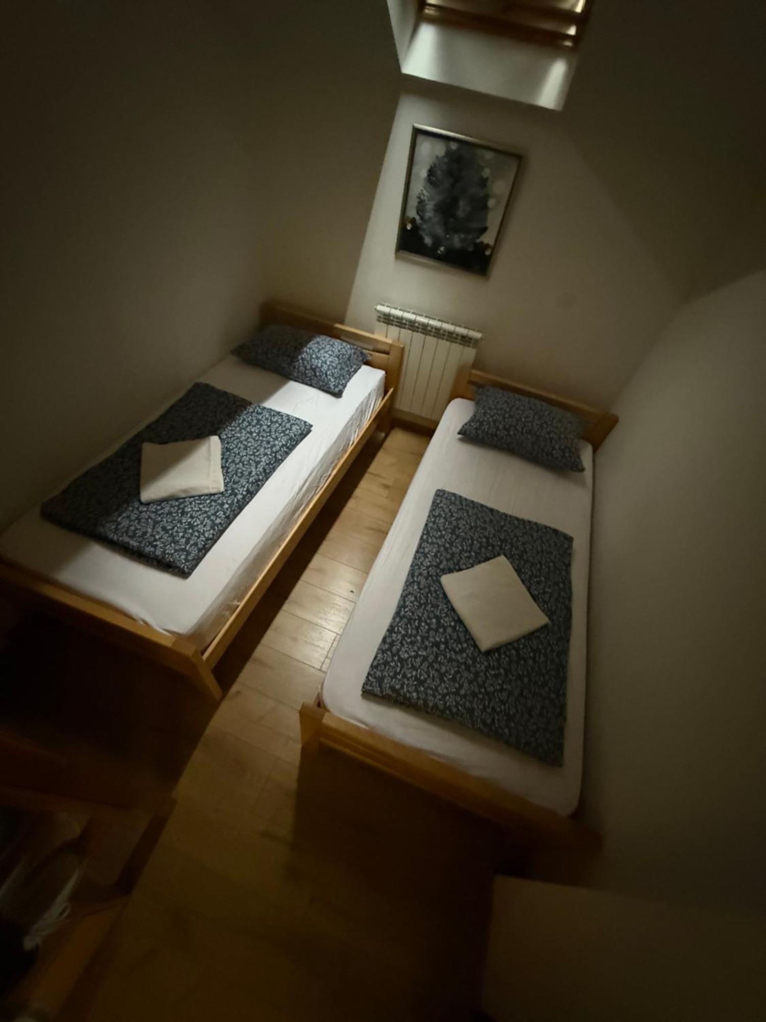 Leopold Chillout Hostel SJJ Buitenkant foto